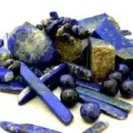 Vertus du lapis lazuli – Bienfaits, propriétés et bénéfices de cette pierre énergétique