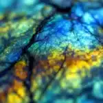 Labradorite : vertus, propriétés et bienfaits de la pierre en lithothérapie
