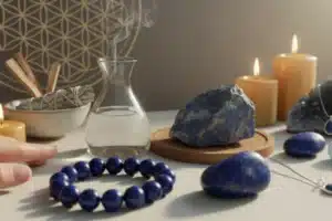 Lire la suite à propos de l’article Lapis lazuli danger ! Mythe ou réalité ? Conseils pour une utilisation sécurisée